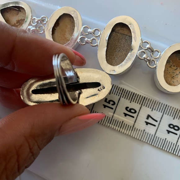 Sold out - Picture 9 of 12